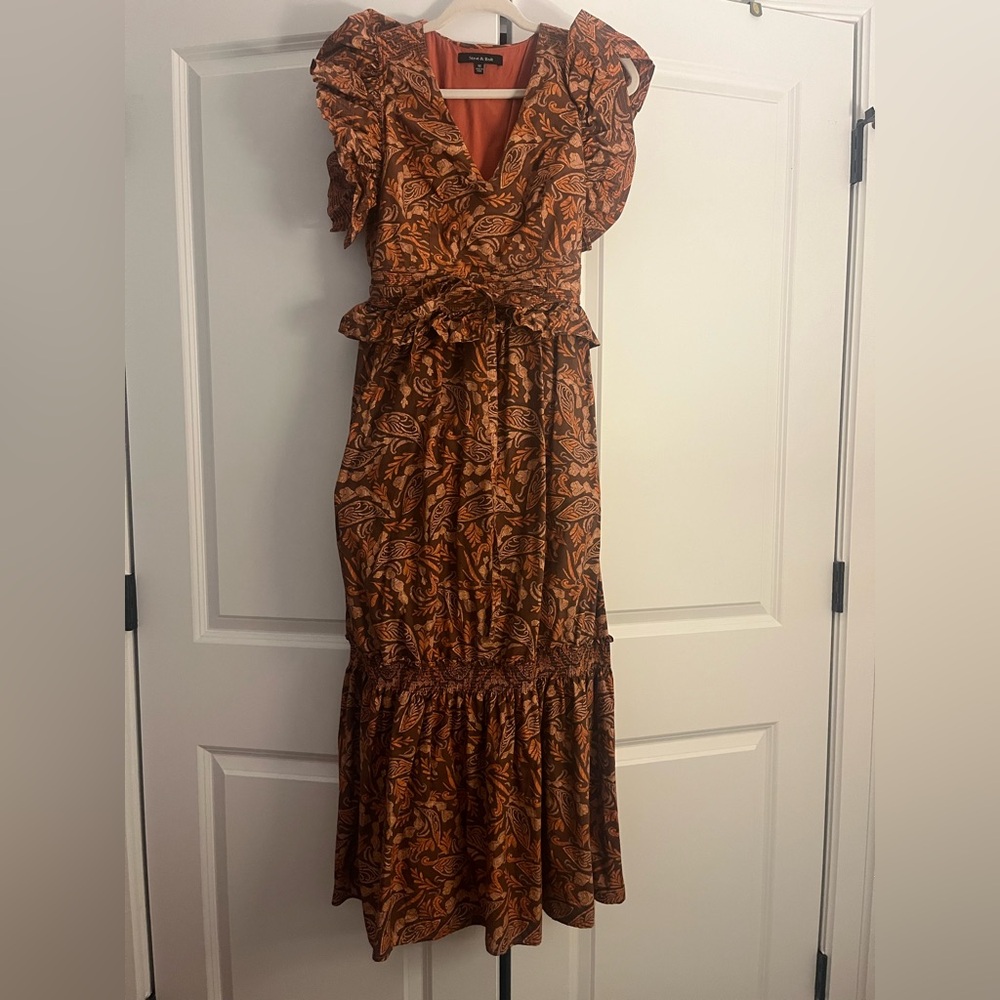 Elegant Floral Ruffle Dress - Picture 3 of 3